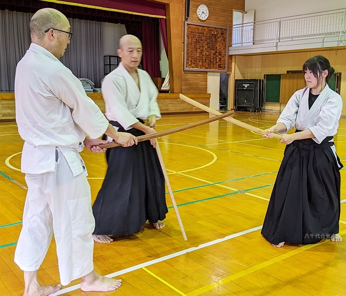 合気道は年齢、性別などに関わりなく誰でも稽古でる武道です。