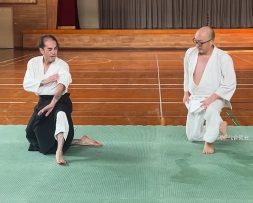 合気道 基本の受け身の稽古。